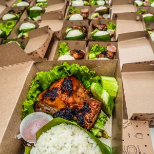 Nasi Box di Hutan Pinus